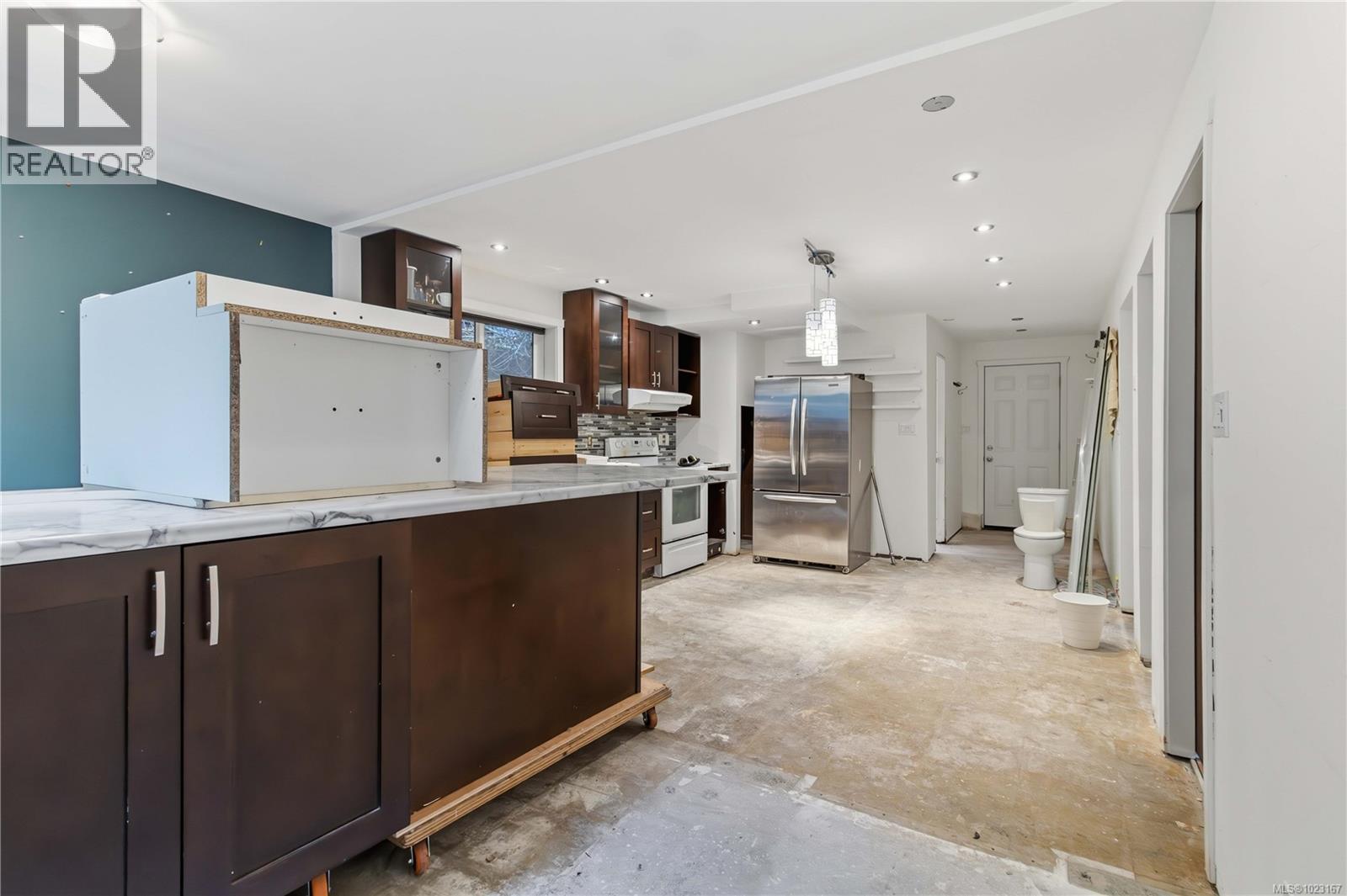 4370 Elnido Cres, Saanich, British Columbia  V8N 4Z6 - Photo 34 - 1023167