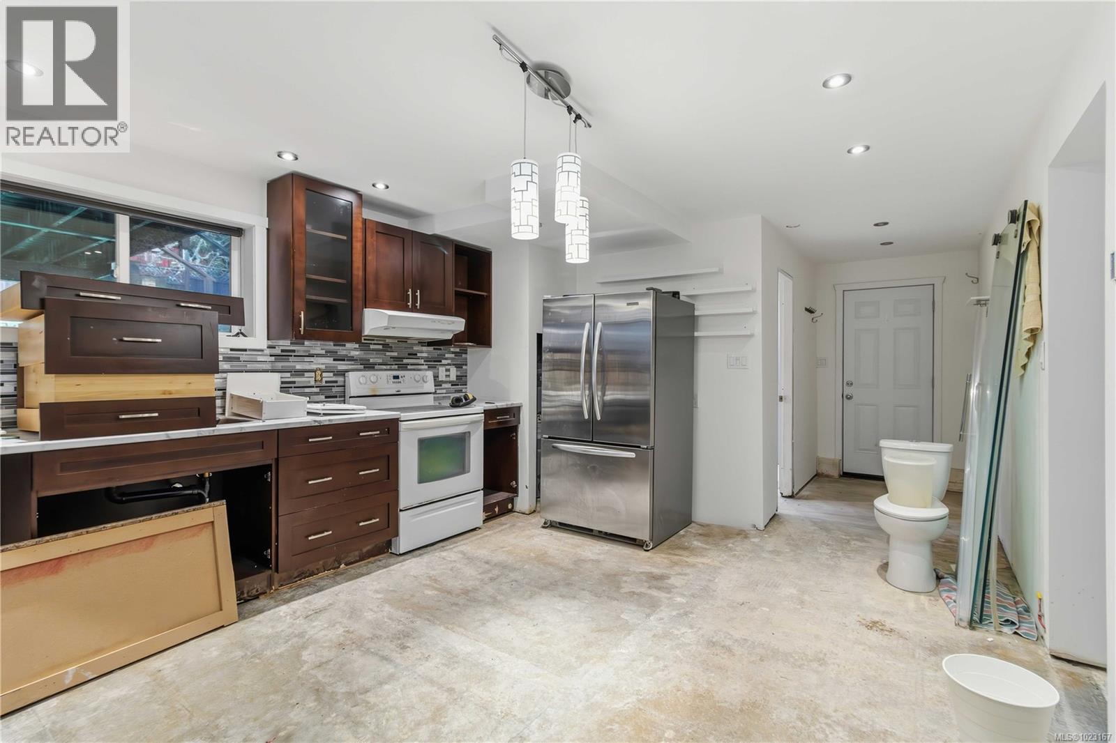 4370 Elnido Cres, Saanich, British Columbia  V8N 4Z6 - Photo 36 - 1023167