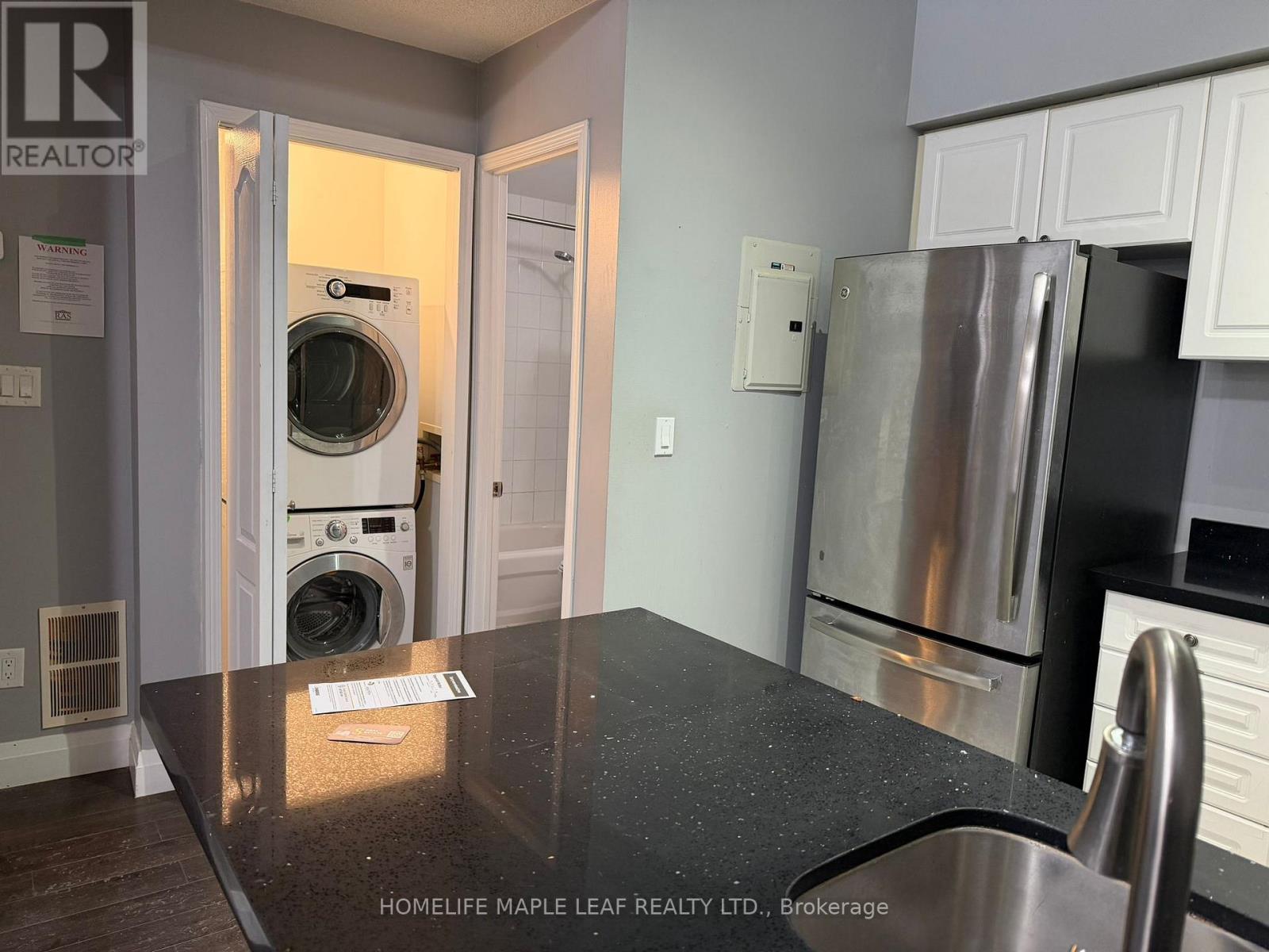 17 - 615 Shoreline Drive, Mississauga, Ontario  L5B 4K4 - Photo 32 - W12710580