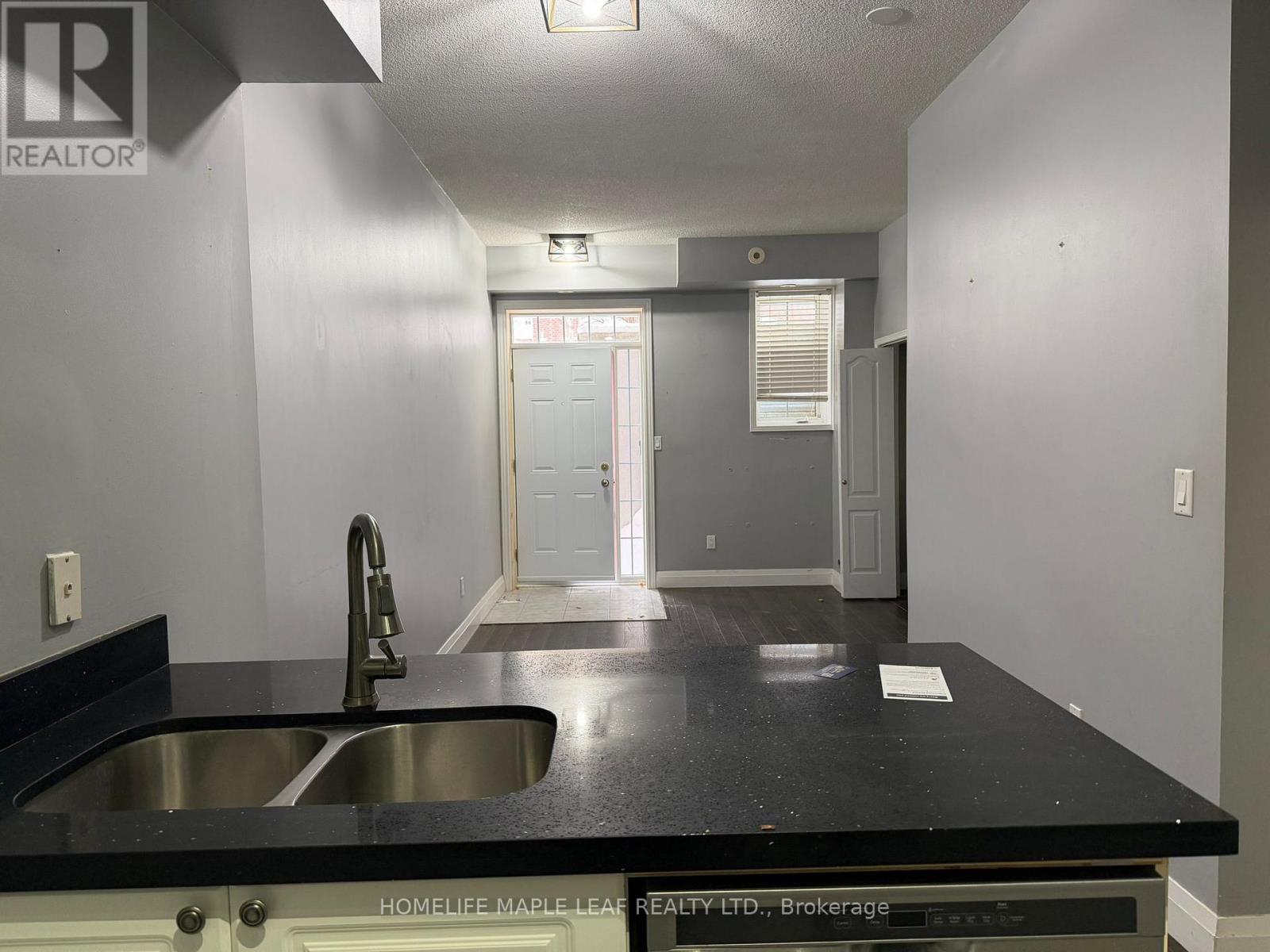 17 - 615 Shoreline Drive, Mississauga, Ontario  L5B 4K4 - Photo 31 - W12710580