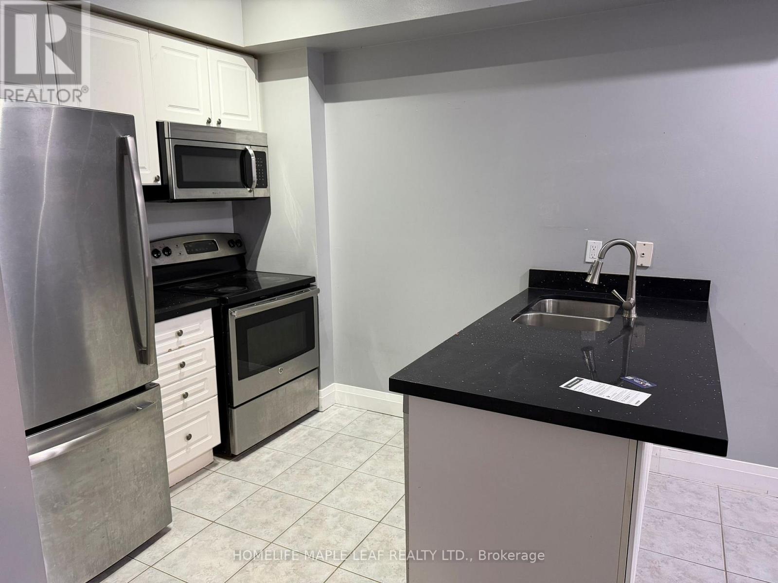 17 - 615 Shoreline Drive, Mississauga, Ontario  L5B 4K4 - Photo 9 - W12710580