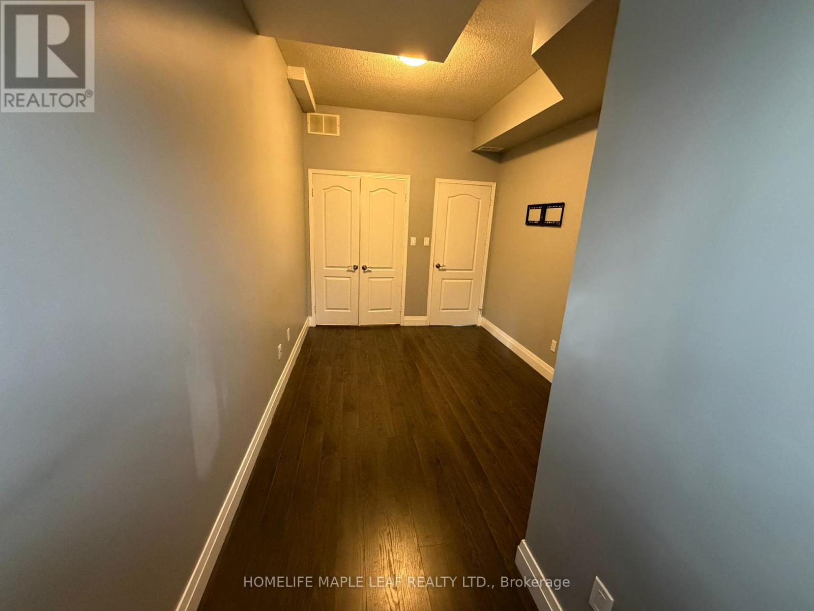 17 - 615 Shoreline Drive, Mississauga, Ontario  L5B 4K4 - Photo 8 - W12710580