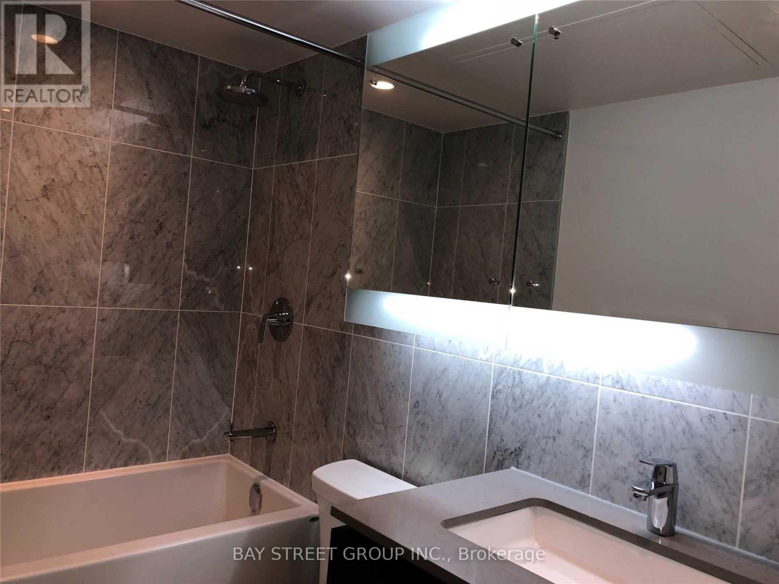 1212 - 80 Queens Wharf Road, Toronto, Ontario  M5V 0J3 - Photo 13 - C12711630