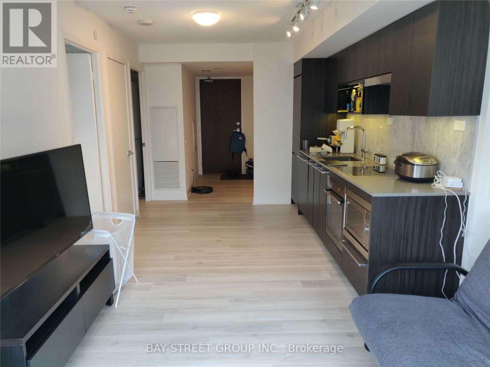 1212 - 80 Queens Wharf Road, Toronto, Ontario  M5V 0J3 - Photo 4 - C12711630