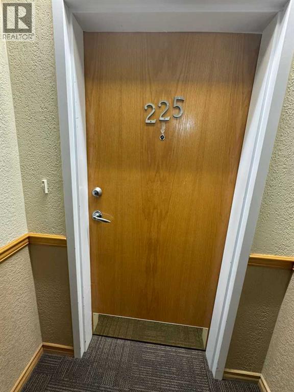 225, 2020 32 Street S, Lethbridge, Alberta  T1K 7T9 - Photo 3 - A2273693