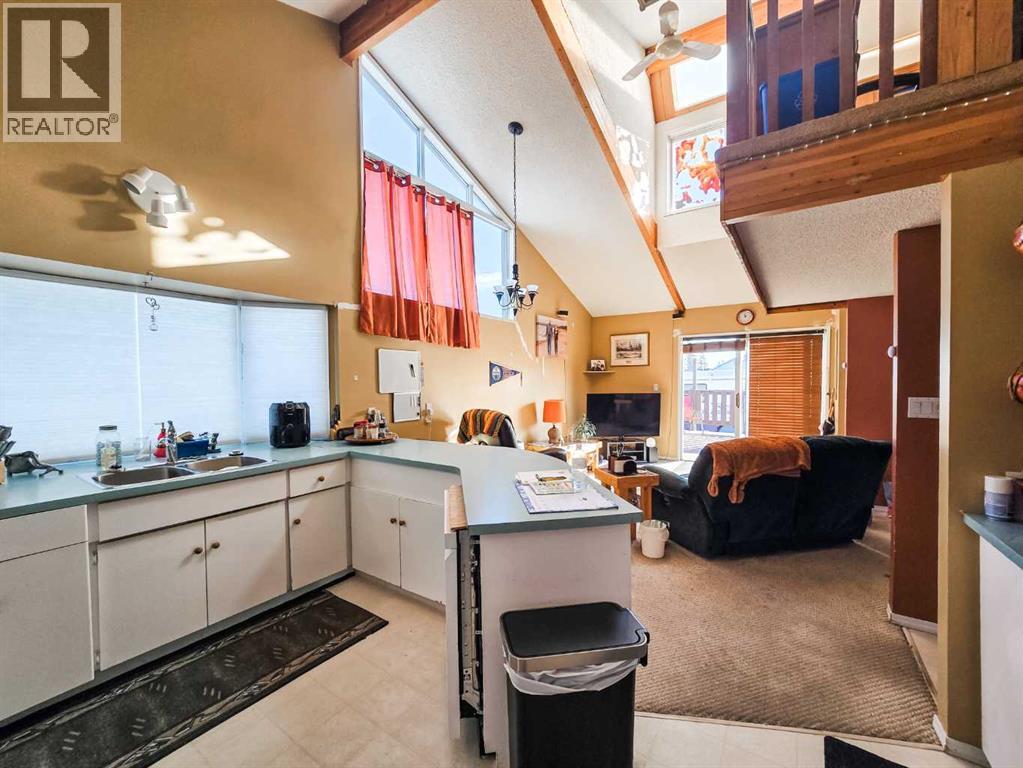 4819 10 Avenue, Edson, Alberta  T7E 1E6 - Photo 2 - A2279478