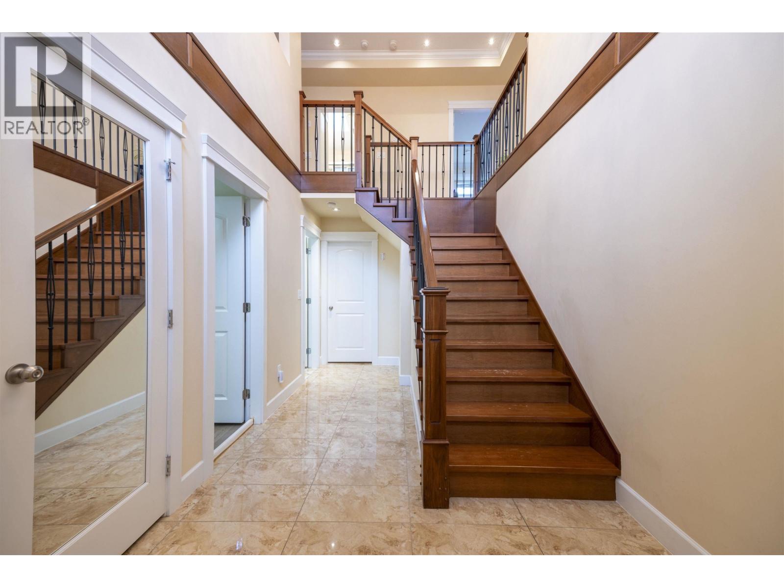 4346 Wildwood Crescent, Burnaby, British Columbia  V5G 2M4 - Photo 3 - R3081067