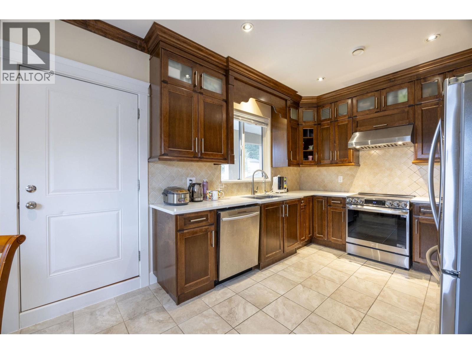 4346 Wildwood Crescent, Burnaby, British Columbia  V5G 2M4 - Photo 9 - R3081067