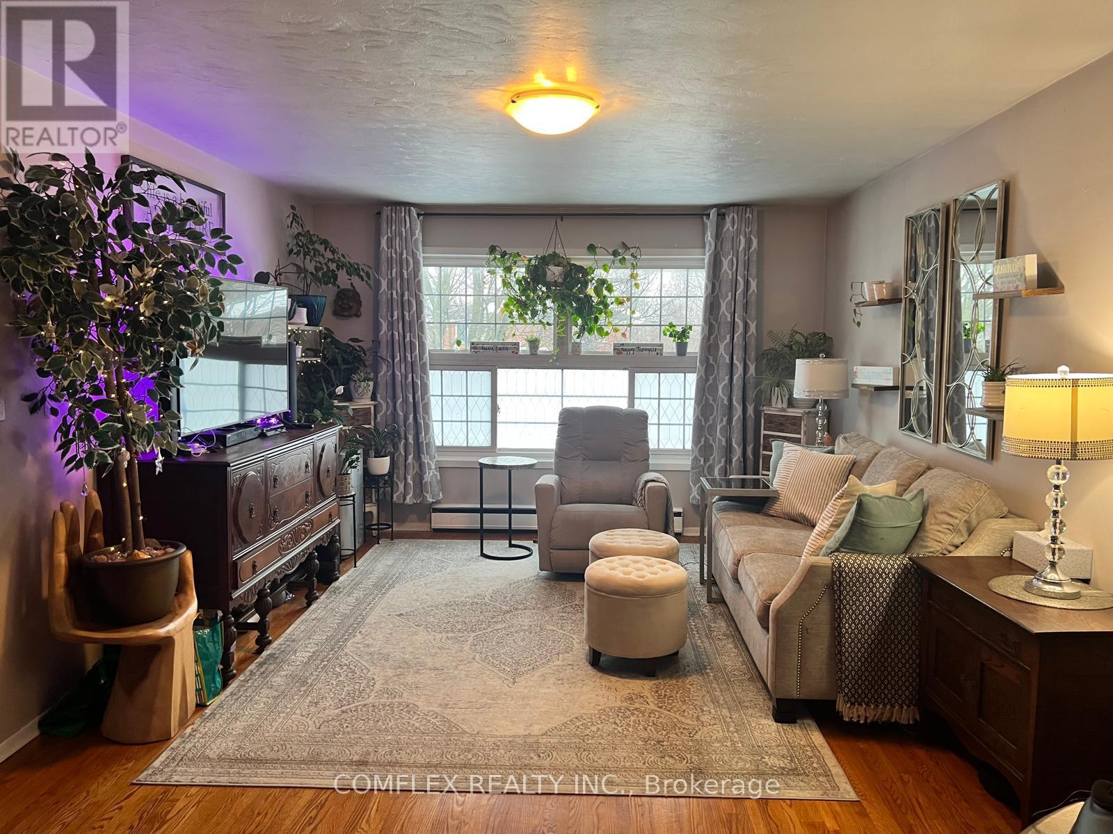 334 Surrey Drive, Oshawa, Ontario  L1G 6H1 - Photo 2 - E12711628