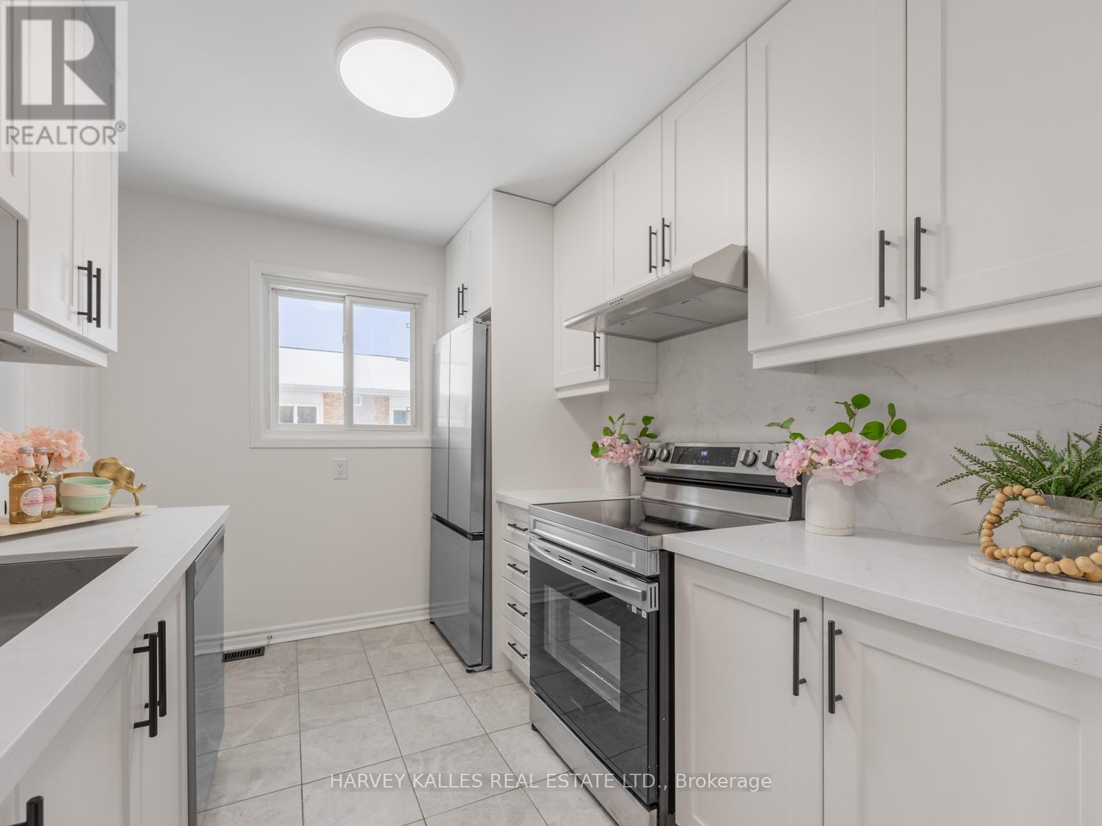 47 Snowball Crescent, Toronto, Ontario  M1B 1S5 - Photo 13 - E12711688