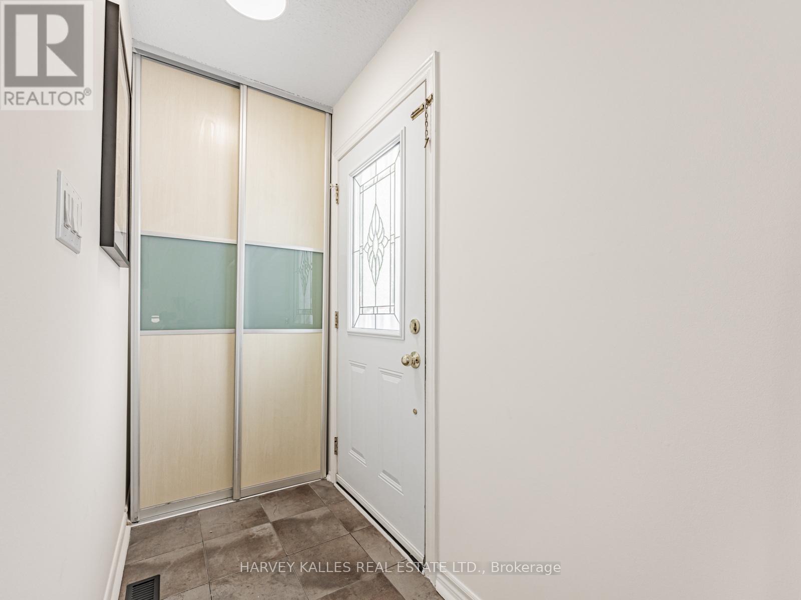 47 Snowball Crescent, Toronto, Ontario  M1B 1S5 - Photo 3 - E12711688