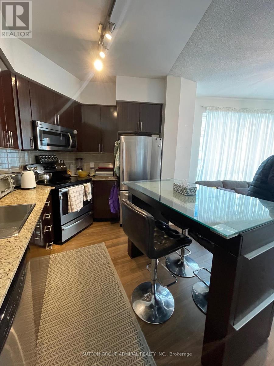 1932 (Primary Bedroom) - 7161 Yonge Street, Markham, Ontario  L3T 0C8 - Photo 13 - N12711654