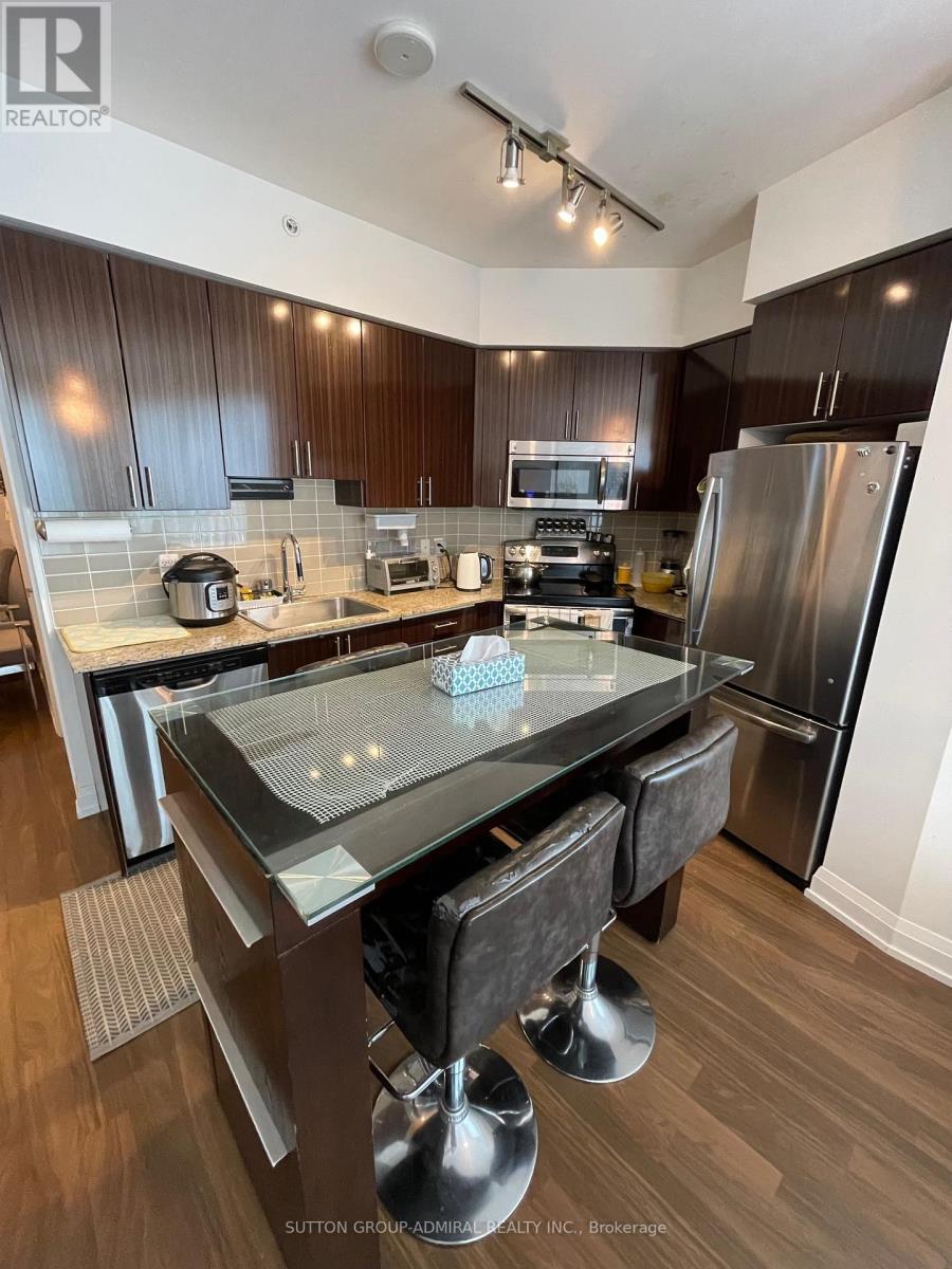 1932 (Primary Bedroom) - 7161 Yonge Street, Markham, Ontario  L3T 0C8 - Photo 14 - N12711654