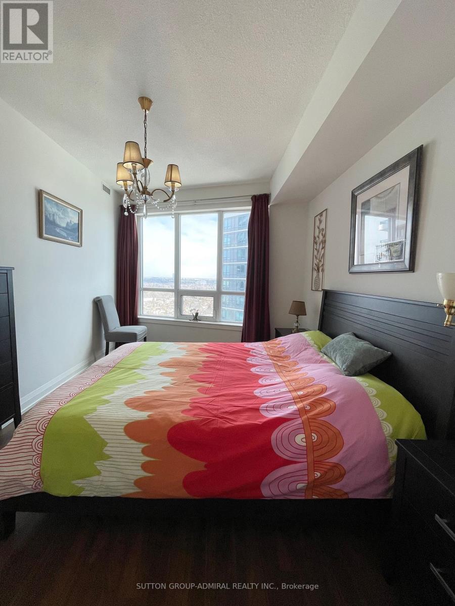 1932 (Primary Bedroom) - 7161 Yonge Street, Markham, Ontario  L3T 0C8 - Photo 4 - N12711654