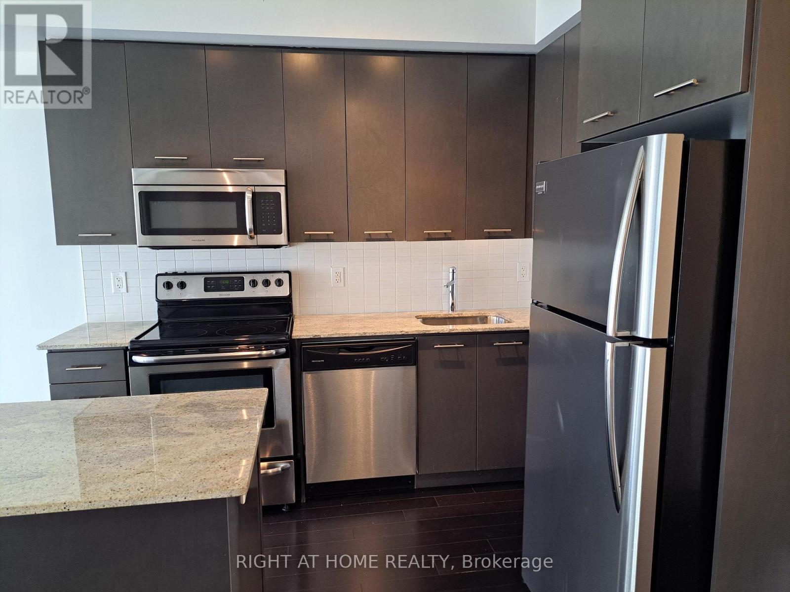 2103 - 365 Prince Of Wales Drive, Mississauga, Ontario  L5B 0G6 - Photo 14 - W12711624