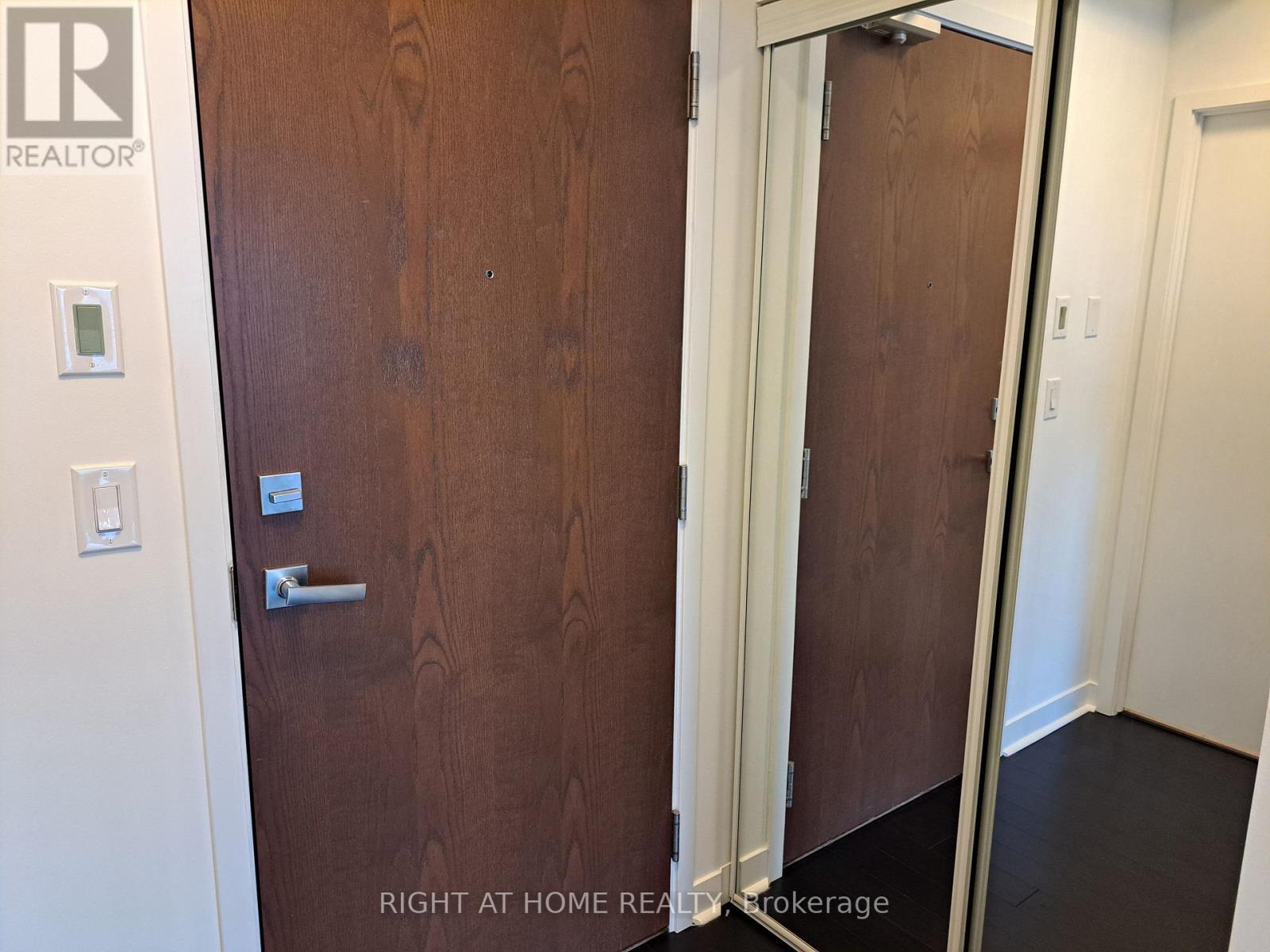 2103 - 365 Prince Of Wales Drive, Mississauga, Ontario  L5B 0G6 - Photo 7 - W12711624