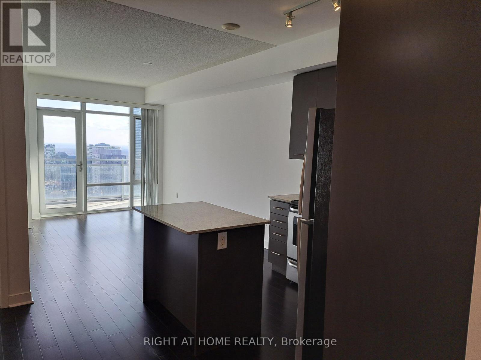 2103 - 365 Prince Of Wales Drive, Mississauga, Ontario  L5B 0G6 - Photo 9 - W12711624