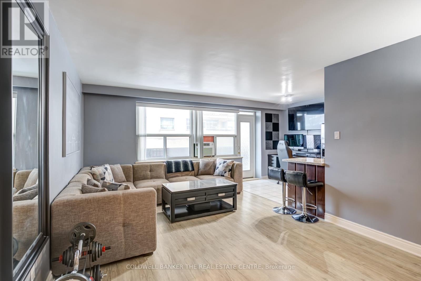 208 - 50 Gulliver Road, Toronto, Ontario  M6M 2N2 - Photo 4 - W12711636