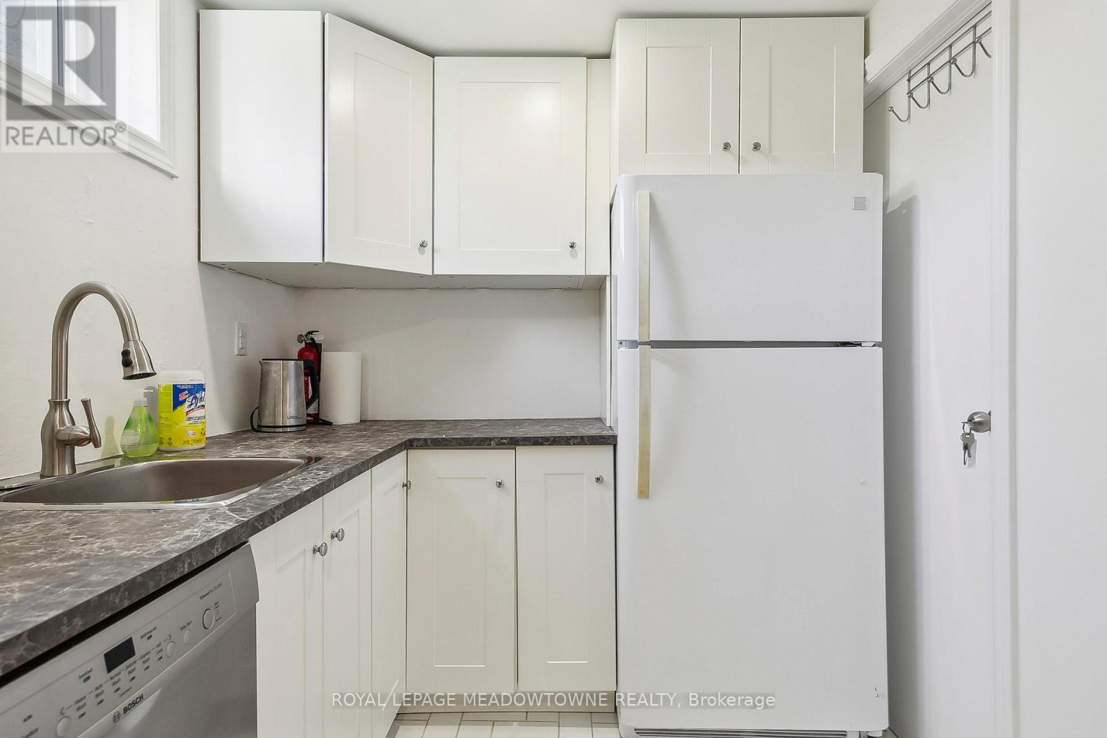 Bsmt - 5651 Turney Drive, Mississauga, Ontario  L5M 1A1 - Photo 9 - W12711664