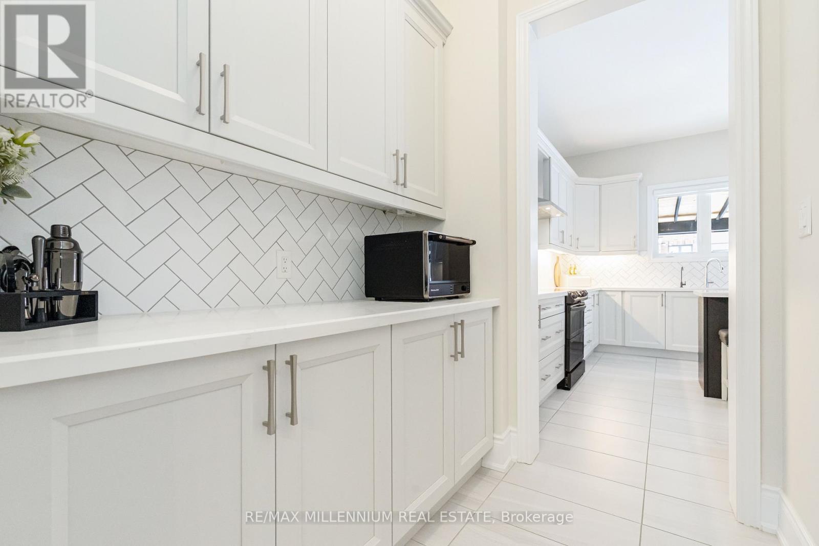 9 Moonstruck Street, Caledon, Ontario  L7C 4G3 - Photo 10 - W12711668