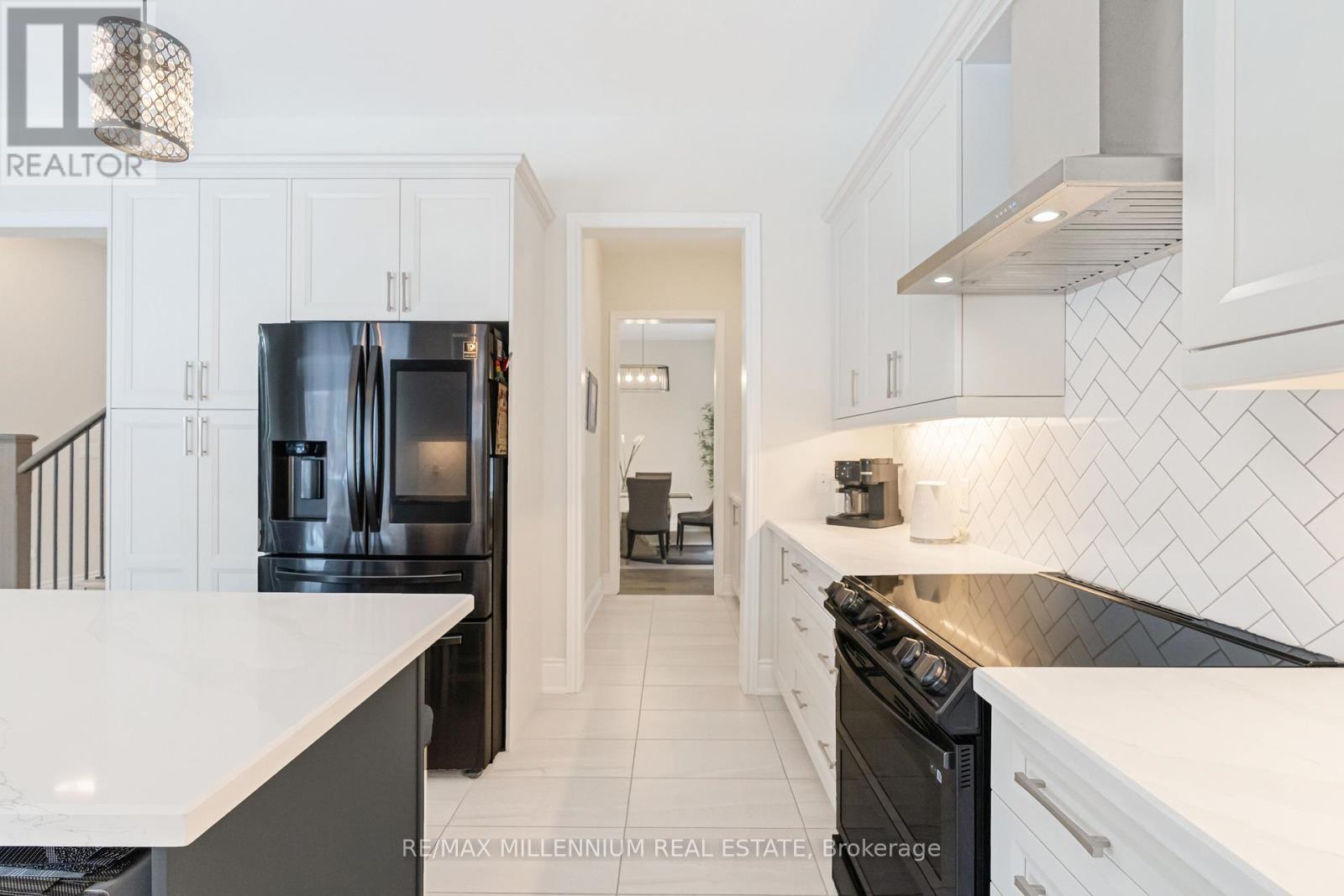 9 Moonstruck Street, Caledon, Ontario  L7C 4G3 - Photo 11 - W12711668