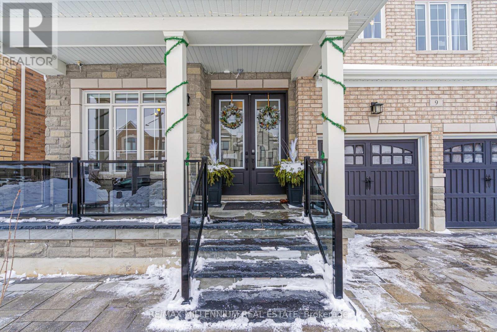 9 Moonstruck Street, Caledon, Ontario  L7C 4G3 - Photo 4 - W12711668