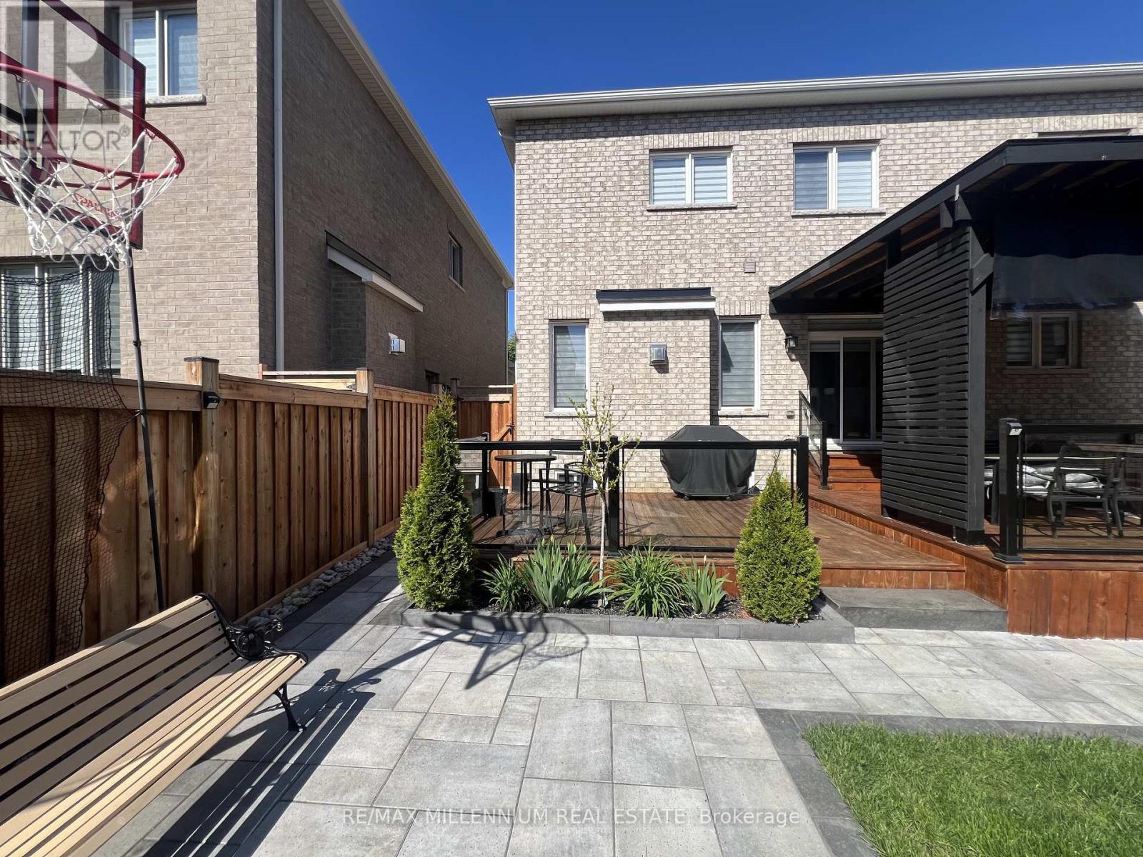 9 Moonstruck Street, Caledon, Ontario  L7C 4G3 - Photo 50 - W12711668