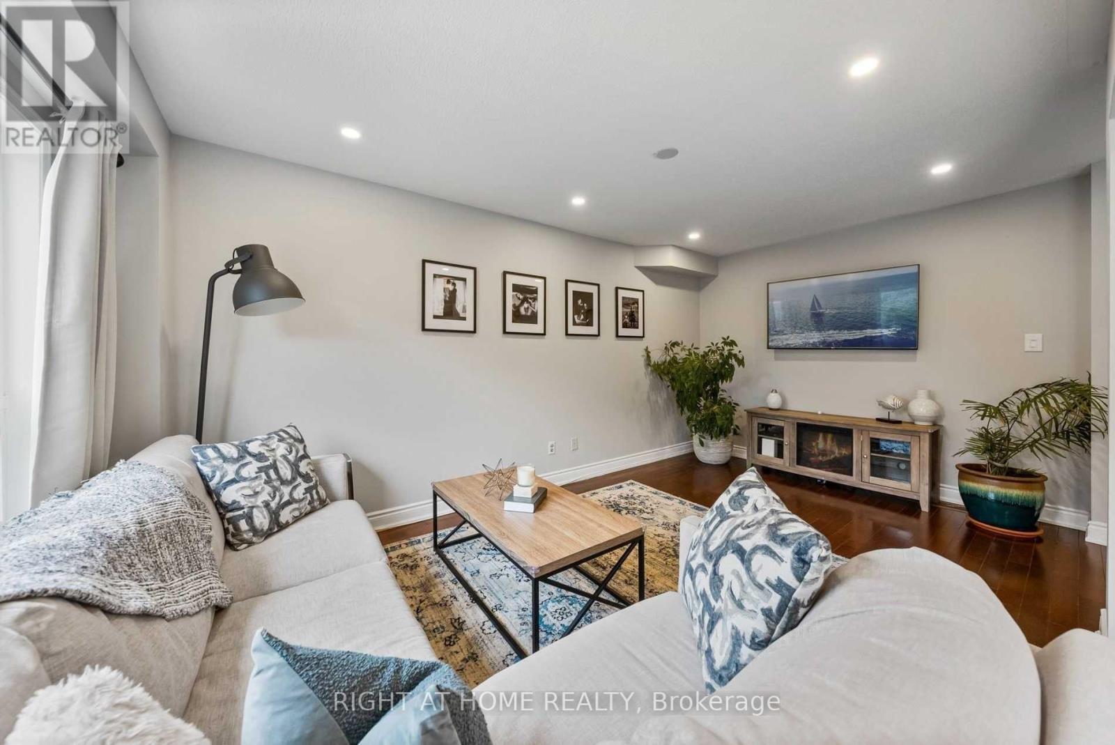 Upper - 58 Lockheed Crescent, Brampton, Ontario  L7A 3G4 - Photo 11 - W12711674