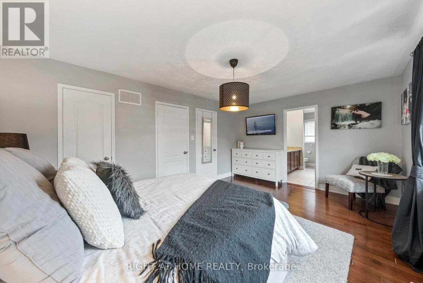 Upper - 58 Lockheed Crescent, Brampton, Ontario  L7A 3G4 - Photo 15 - W12711674