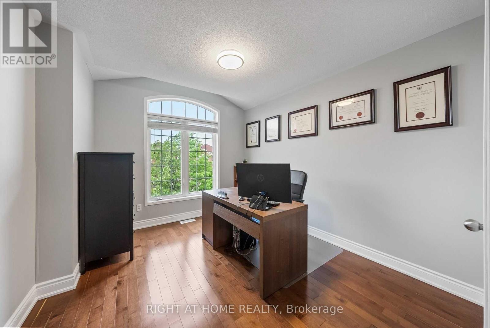 Upper - 58 Lockheed Crescent, Brampton, Ontario  L7A 3G4 - Photo 19 - W12711674