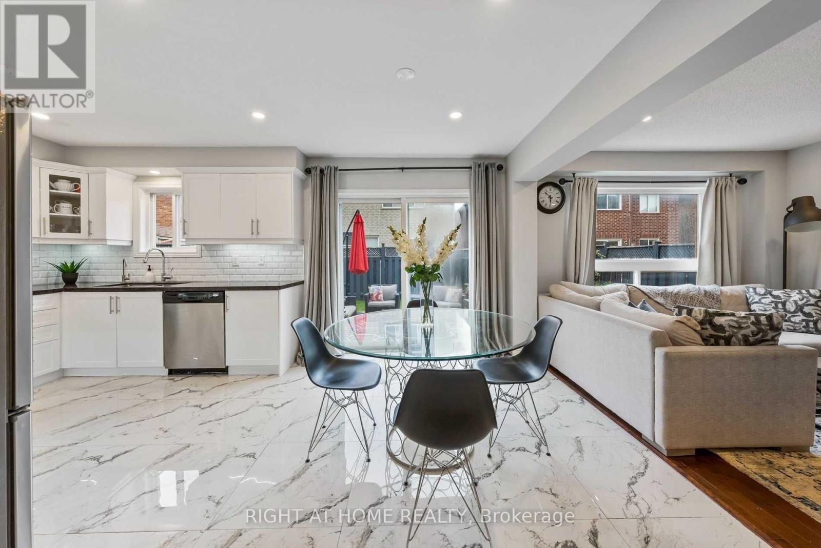 Upper - 58 Lockheed Crescent, Brampton, Ontario  L7A 3G4 - Photo 6 - W12711674