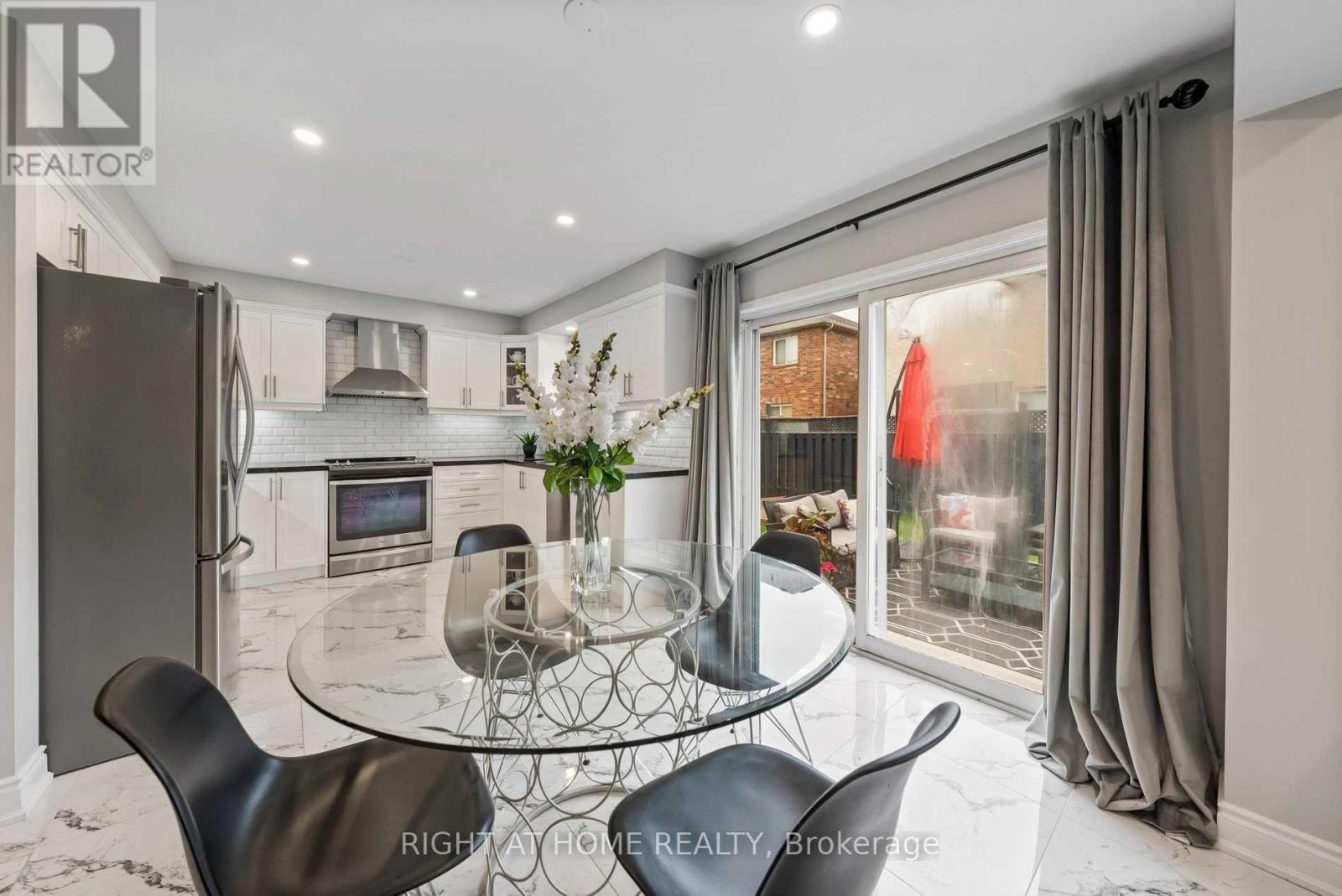 Upper - 58 Lockheed Crescent, Brampton, Ontario  L7A 3G4 - Photo 7 - W12711674