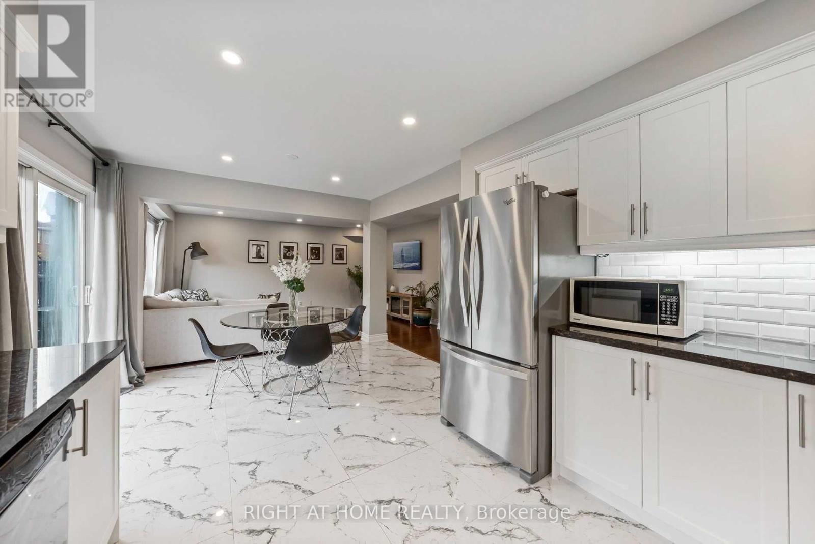 Upper - 58 Lockheed Crescent, Brampton, Ontario  L7A 3G4 - Photo 9 - W12711674