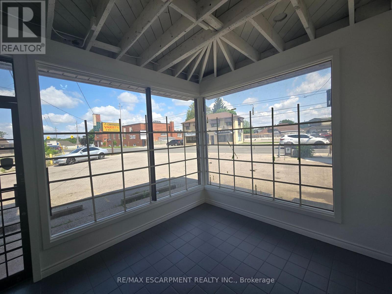 693 Hamilton Road, London East, Ontario  N5Z 1T5 - Photo 7 - X12711660