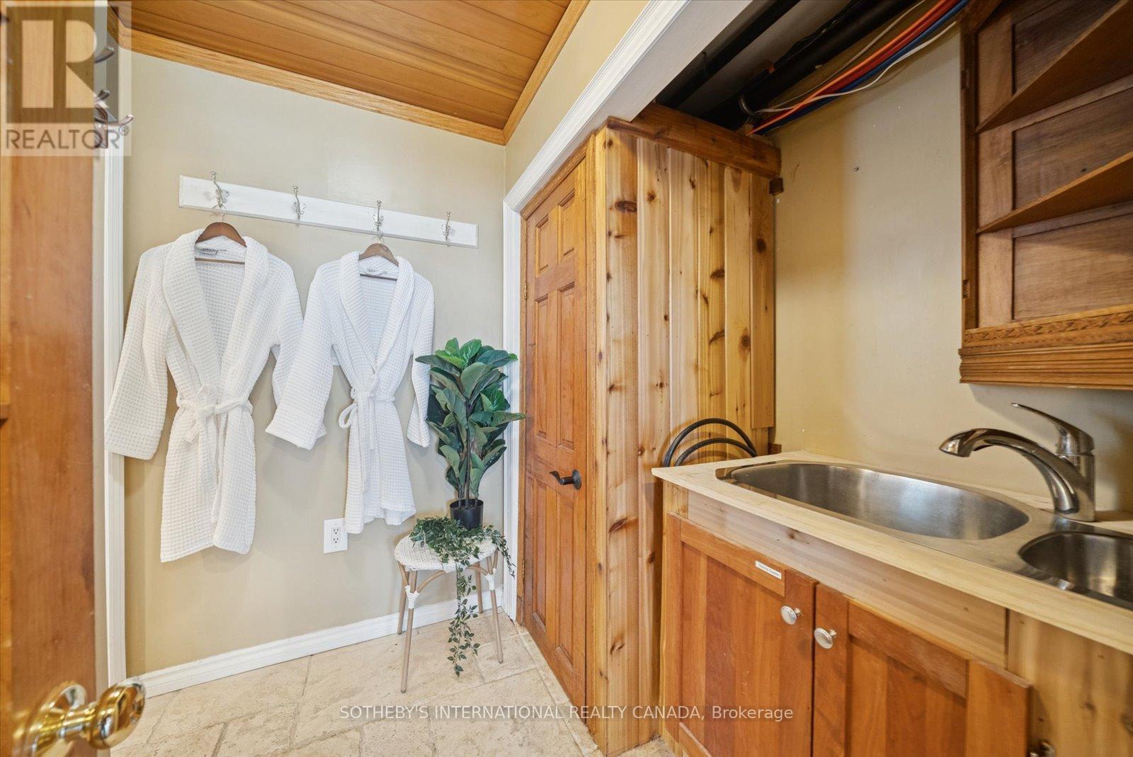 1307 Watts Road, Dysart Et Al, Ontario  K0M 1S0 - Photo 18 - X12711666