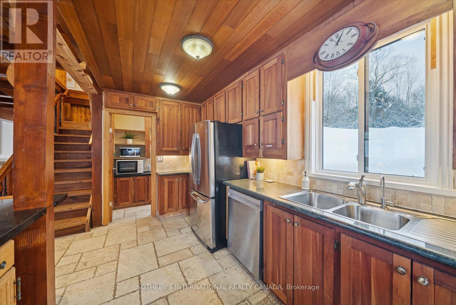 1307 Watts Road, Dysart Et Al, Ontario  K0M 1S0 - Photo 7 - X12711666