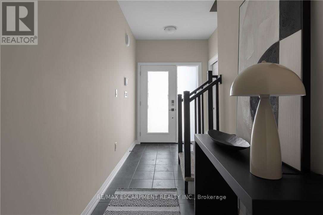 142 Willson Drive, Thorold, Ontario  L3B 0A1 - Photo 5 - X12711686