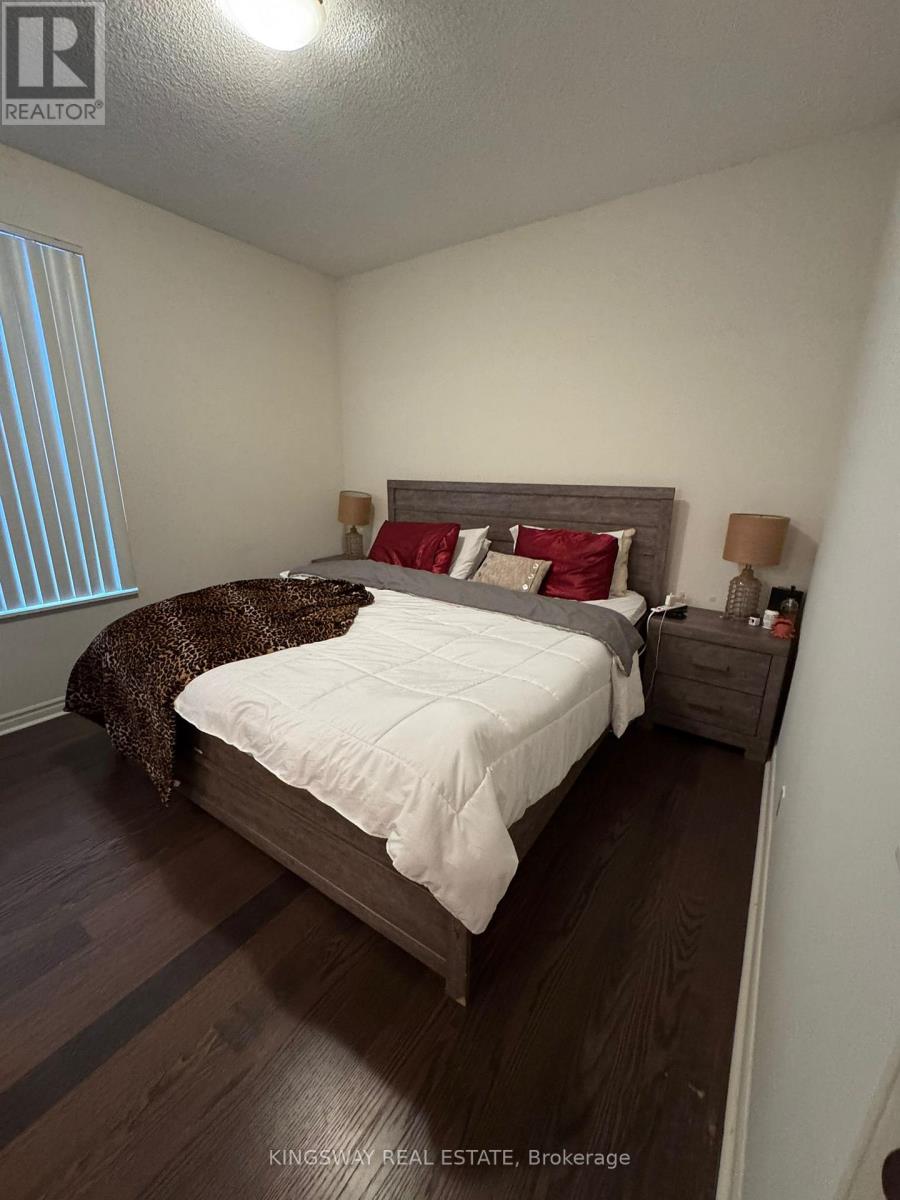 116 - 339 Rathburn Road, Mississauga, Ontario  L5B 0K6 - Photo 8 - W12710162