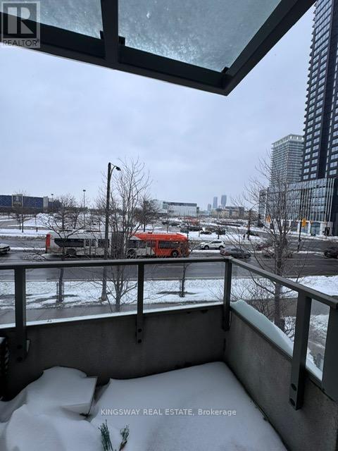 116 - 339 Rathburn Road, Mississauga, Ontario  L5B 0K6 - Photo 4 - W12710162