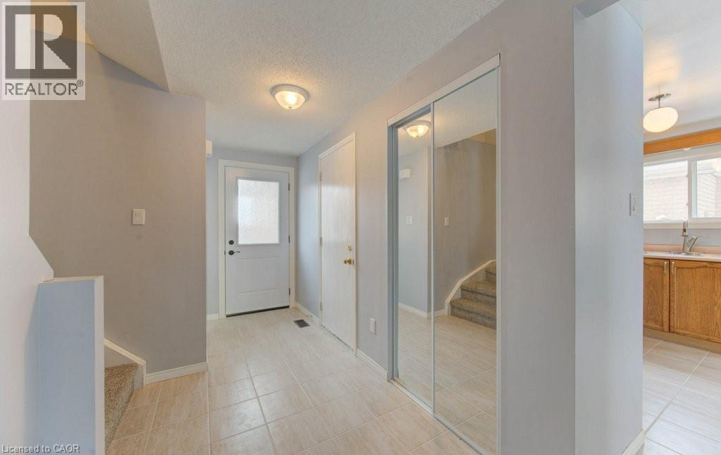 502 Misty Crescent, Kitchener, Ontario  N2B 3V6 - Photo 2 - 40798073