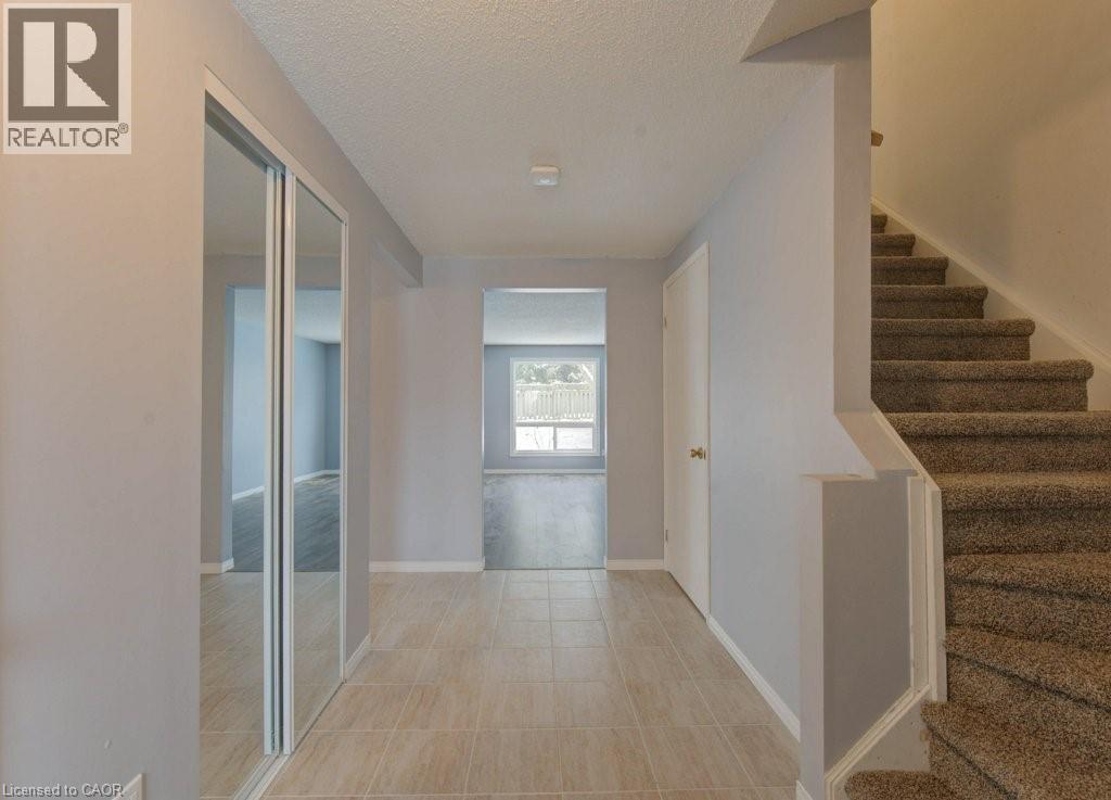 502 Misty Crescent, Kitchener, Ontario  N2B 3V6 - Photo 3 - 40798073