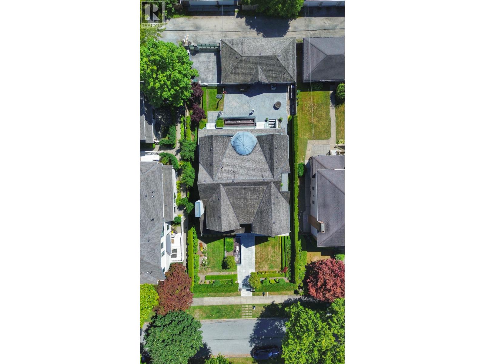 Listing Picture 29 of 29 : 1542 W 28TH AVENUE, Vancouver / 溫哥華 - 魯藝地產 Yvonne Lu Group - MLS Medallion Club Member