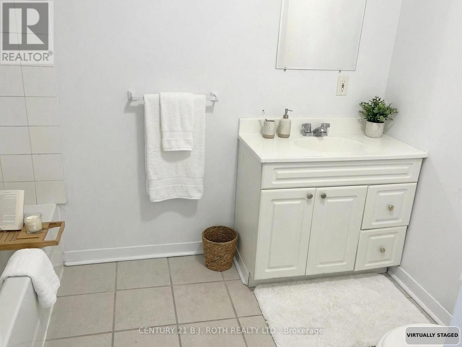 60 Shanty Bay Road, Barrie, Ontario  L4M 1C8 - Photo 17 - S12710362