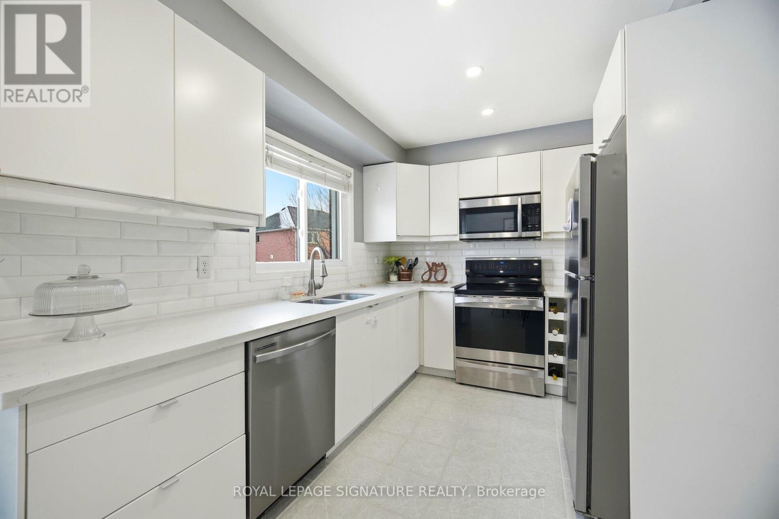 21 Palmolive Street, Brampton, Ontario  L6R 1P5 - Photo 8 - W12711274