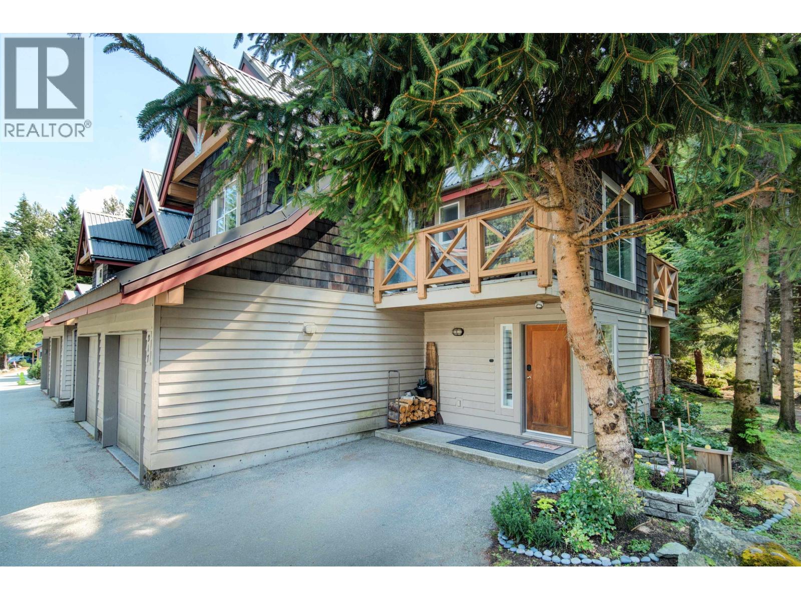 317 2222 Castle Drive, Whistler, British Columbia  V8E 0L7 - Photo 3 - R3081108