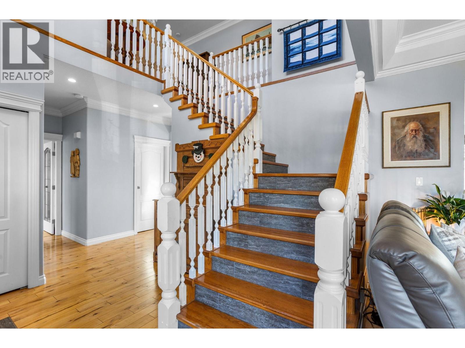 407 Delmont Street, Coquitlam, British Columbia  V3K 4G3 - Photo 2 - R3081097