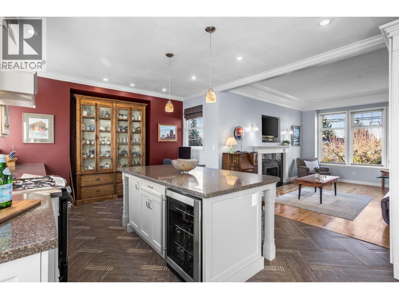 407 Delmont Street, Coquitlam, British Columbia  V3K 4G3 - Photo 9 - R3081097