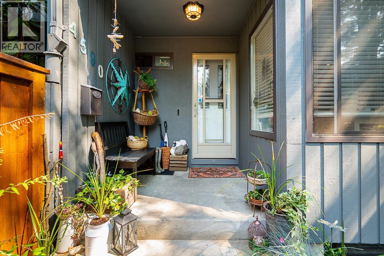 4590 Elmgrove Drive, Burnaby, British Columbia  V5G 3Y8 - Photo 2 - R3081103