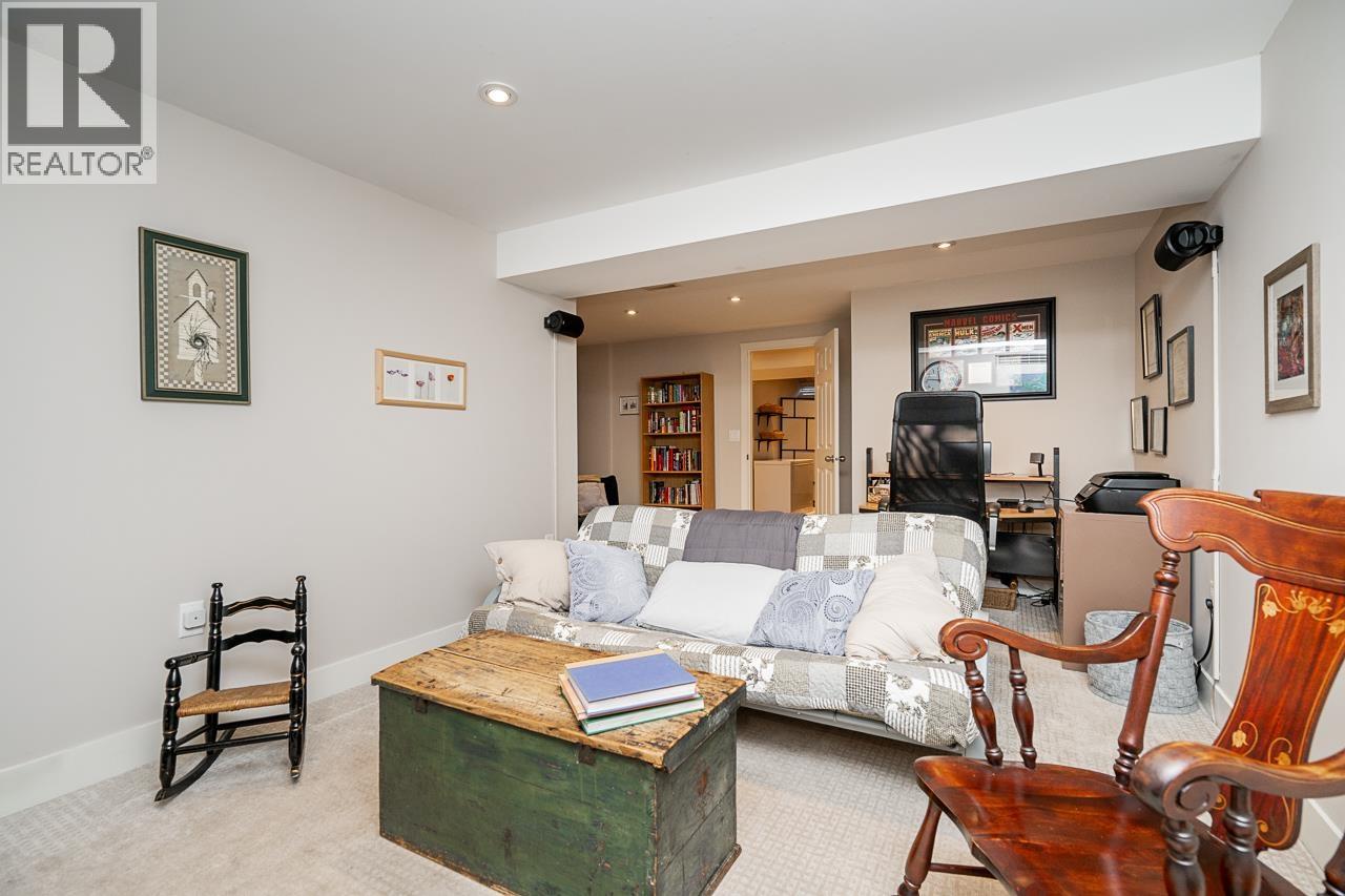 4590 Elmgrove Drive, Burnaby, British Columbia  V5G 3Y8 - Photo 24 - R3081103