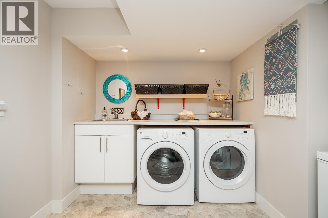 4590 Elmgrove Drive, Burnaby, British Columbia  V5G 3Y8 - Photo 26 - R3081103